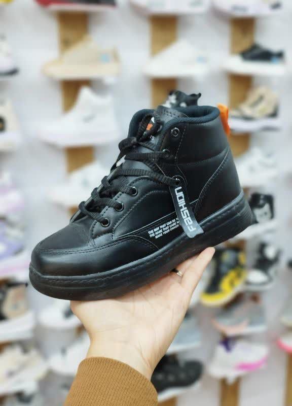 کفش نیم بوت زنانه دخترانه با کیفیت و  فو ق العاده شیک وجذاب مدل شاهین ارسال رایگان 4639