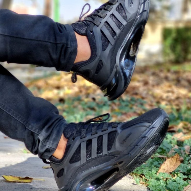 کفش اسپرت کتونی  مردانه مدل آدیداس زیره کپسولی  بسیار  زیبا و راحت رنگ مشکی تمام  کد 3606