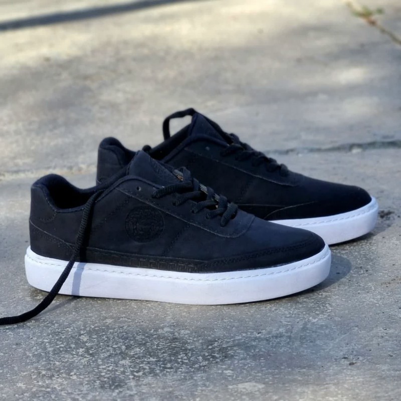 اومدیم با یه مدل ونس شبرنگ جذاب مردانه تو 4 رنگ جذاب  وبسیار خفن مدل ورساچه مشکی  3703