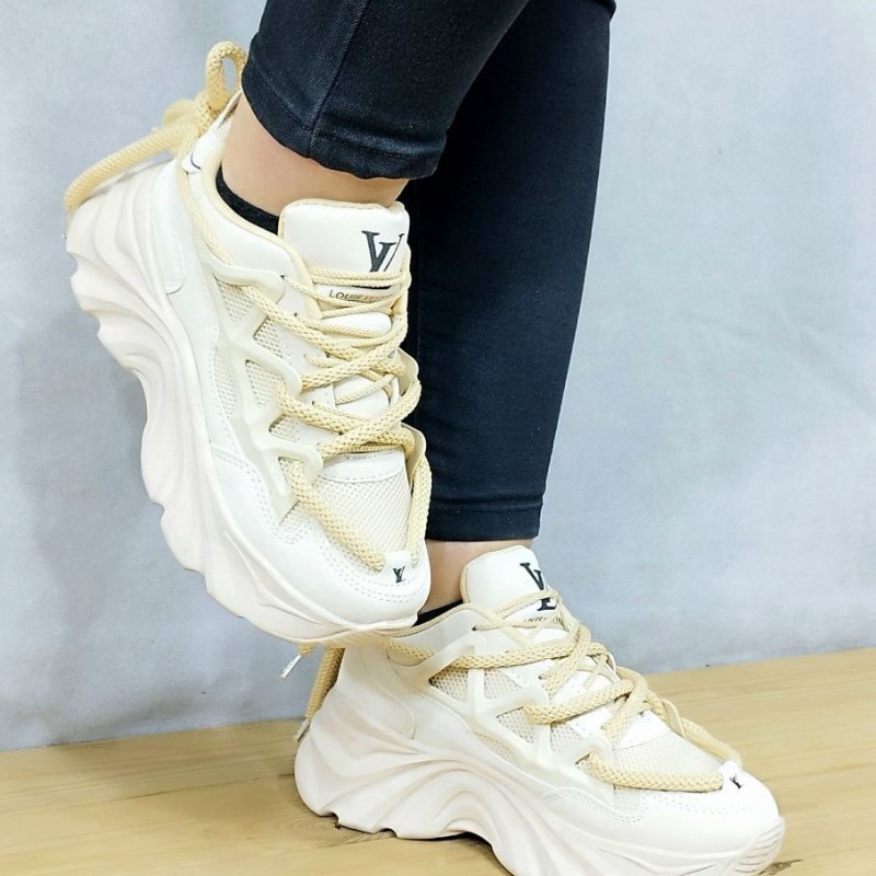 کفش اسپرت دخترانه زنانه مدل لویئس ویلتون مناسب برای خوش سلیقه ها کرمی با ارسال رایگان