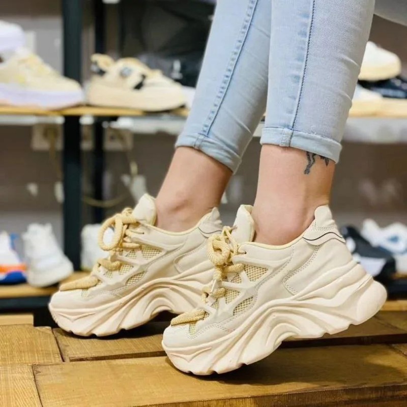 کفش اسپرت دخترانه زنانه مدل لویئس ویلتون فوق العاره جذاب کرمی با ارسال رایگان