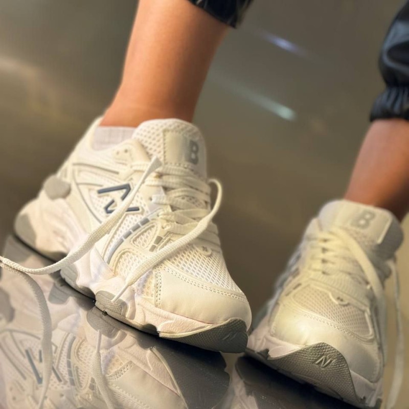 حراج ویژه کفش اسپرت دخترانه زنانه مدل نیوبالانس مناسب برای خوش سلیقه ها سفید مشکی با ارسال رایگان