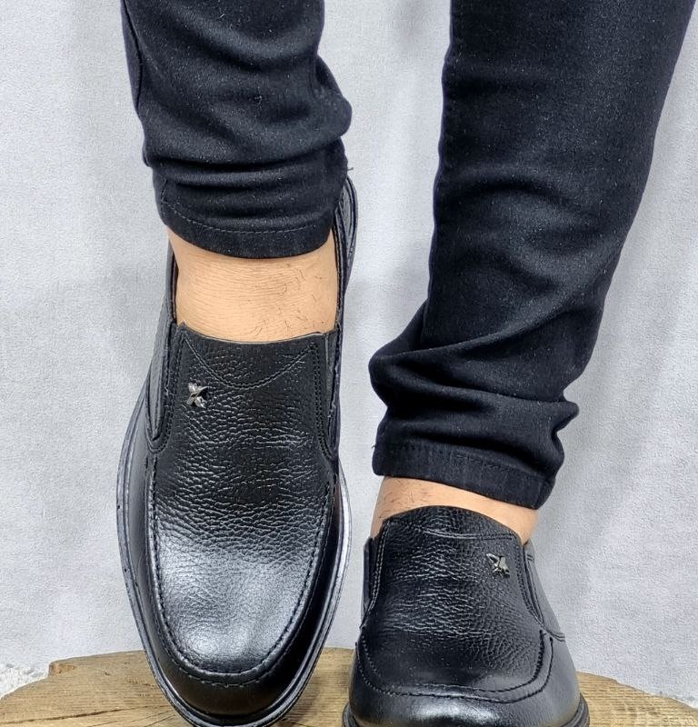 فروش  فوق العاده کفش طبی مردانه چرم طبیعی تبریز  مدل  ساده خاص وبه روز  مشکی ارسال رایگان