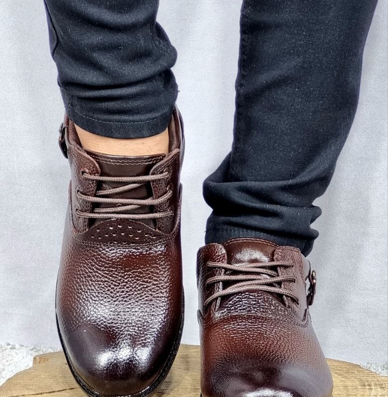 فروش  جذاب  کفش طبی مردانه چرم طبیعی تبریز  مدل  بندی  ویژه شیک پسندا قهوه ای  ارسال رایگان