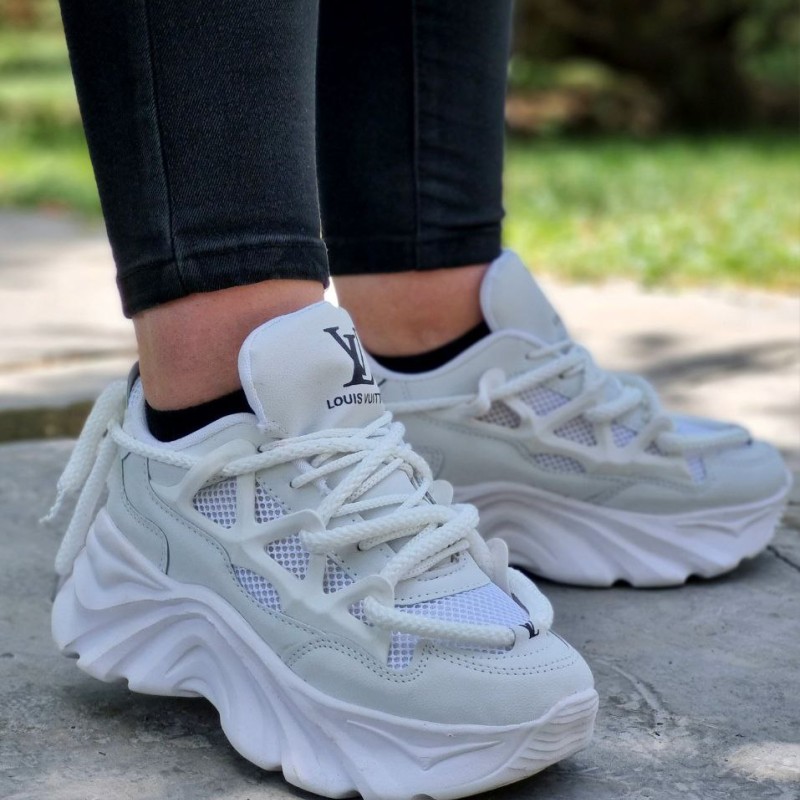 حراج ویژه کفش اسپرت دخترانه زنانه مدل لوئیس  ویلتون LV  زیبا و خوش پا سفید با ارسال رایگان