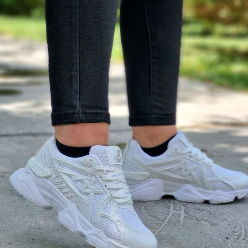 فروش فوق العاده کفش اسپرت دخترانه زنانه مدل نیوبالانس  زیبا و بادوام سفید با ارسال رایگان