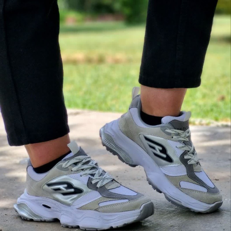 فروش ویژه کفش اسپرت زنانه دخترانه مدل  بالنسیگا زیره پیو  طبی رنگ سفید طوسی نقره ای  در رنگبندی زیبا و شیک با ارسال رایگان