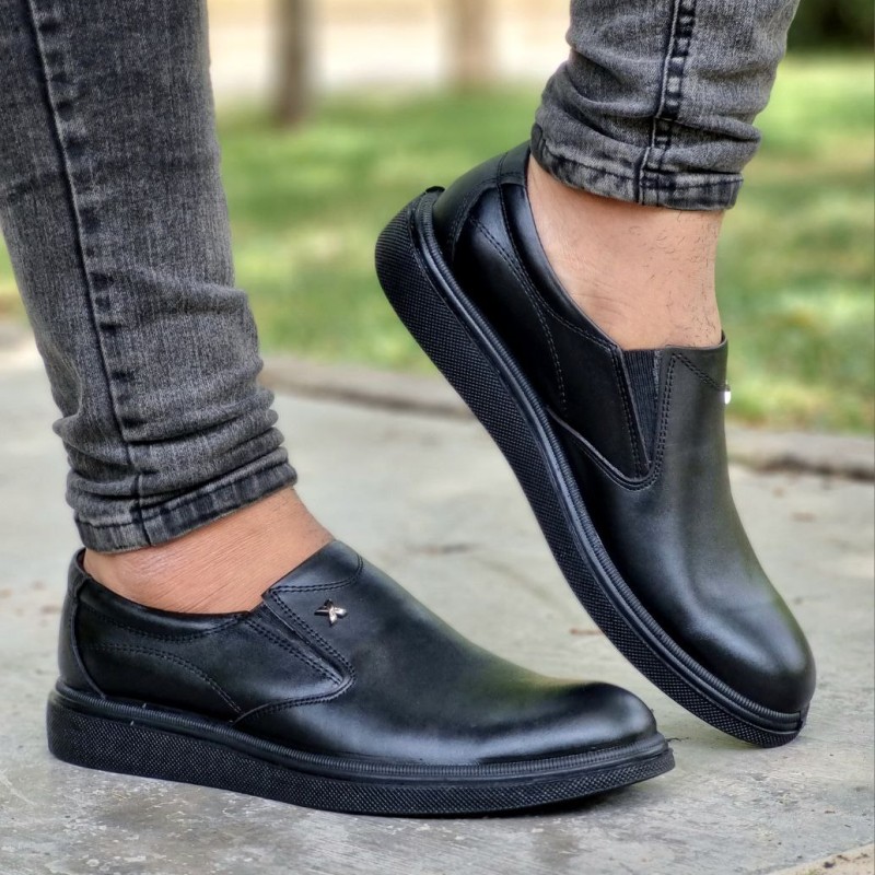 فروش فوق العاده کفش مجلسی اداری مردانه چرم طبیعی رویه ساده زیره پیوسبک رنگ مشکی خاص و زیبا با ارسال رایگان