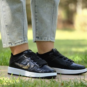 تخفیف عالی و ویژه کفش کتونی اسپرت نایک دراگون  زنانه و مردانه لوکس و زیبا رنگ مشکی زیره سفید  با ارسال رایگان