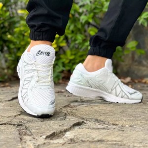 حراج پرطرفدار کفش کتونی اسپرت مردانه مدل اسیکس شیک وکلاسیک رنگ سفید طوسی با ارسال رایگان