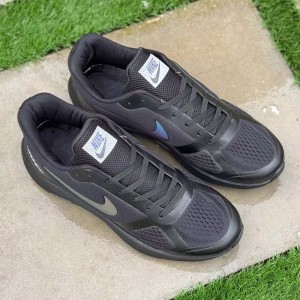 حراج ایده ال کفش کتونی اسپرت مردانه  پسرانه مدل نایک اسپیسر بی نظیر و جذاب رنگ مشکی نایک سفید با ارسال رایگان