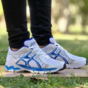 حراج  خاص کفش کتونی اسپرت مردانه مدل اسیکس خاص و به روز  رنگ مشکی سفید با ارسال رایگان