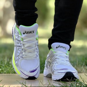 فروش ارزان کفش کتونی اسپرت مردانه مدل اسیکس  شیک و جذاب رنگ سفید آبی نارنجی با ارسال رایگان