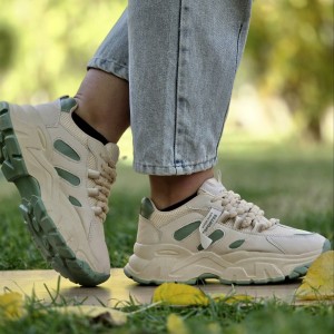 فروش عالی کفش اسپرت زنانه مدل فشیون تسبیحی  جذاب و دلبر رنگ سفید مشکی باارسال رایگان