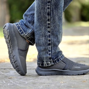 حراجی کفش پیاده‌روی مردانه زنانه مدل اسکیچرز زیبا و راحت رنگ طوسی باارسال رایگان