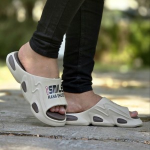 فروش جذاب  دمپایی صندل  دخترانه و زنانه کرومی مدل جسیکا فوق العاده راحت با طرح خرسی رنگ سفید مشکی با ارسال رایگان