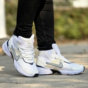 حراج پر فروش کفش کتونی اسپرت مردانه  پسرانه مدل نایک اسپیسر بادوام و امروزی  رنگ مشکی تمام با ارسال رایگان