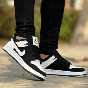 حراج فوق العاده کفش  کتونی اسپرت مردانه پسرانه  مدل جردن دونایک (Nike Jordan) نرم و راحت رنگ سفید آبی طوسی باارسال رایگان