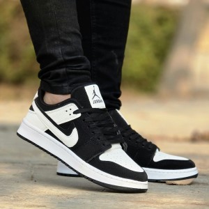فروش عالی کفش  کتونی اسپرت مردانه پسرانه  مدل جردن دونایک (Nike Jordan)شیک و به روز رنگ مشکی سفید  باارسال رایگان