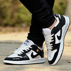 تخفیف فوق العاده کفش  کتونی اسپرت مردانه پسرانه  مدل جردن دونایک (Nike Jordan) زیبا و پرفروش رنگ سفید طوسی مشکی   باارسال رایگان