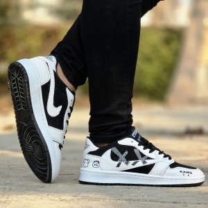 فروش عالی کفش  کتونی اسپرت مردانه پسرانه  نایک جردن وودو (Nike Jordan Voodoo) جدید رنگ سفید مشکی باارسال رایگان