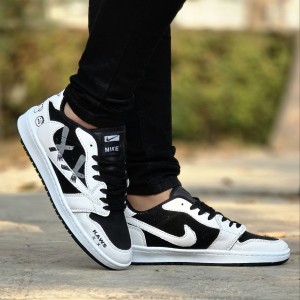 فروش عالی کفش  کتونی اسپرت مردانه پسرانه  نایک جردن وودو (Nike Jordan Voodoo) جدید رنگ سفید مشکی باارسال رایگان