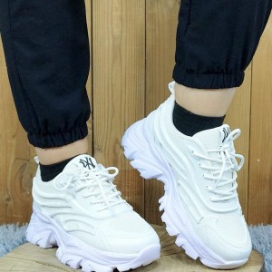 بروز ترین کفش اسپرت کتونی زنانه دخترانه  مدل یاموتا  زیبا  شیک و بروز  رنگ سفید کد 4554