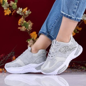 مدل جدید کفش کتونی اسپرت زنونه دخترانه شیک و با کلاس برگی چنل طوسی زیره سفید 4558