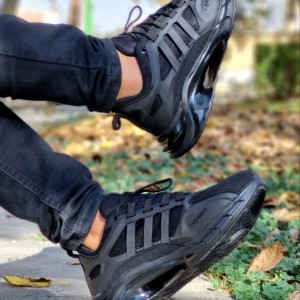 کفش اسپرت کتونی  مردانه مدل آدیداس زیره کپسولی  بسیار  زیبا و راحت رنگ مشکی تمام  کد 3606