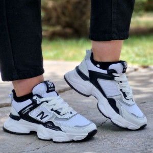 فروش ویژهههه کفش اسپرت دخترانه زنانه مدل نیوبالانس رنگ سفید مشکی  خاص و بی نظیر زیره فوق العاده راحت و  سبک  با ارسال رایگان