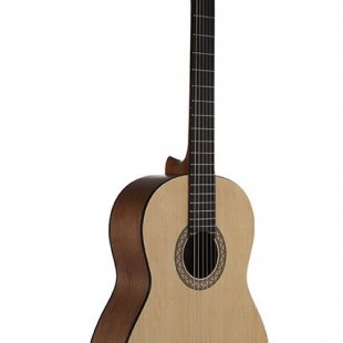 گیتار یاماها c40m