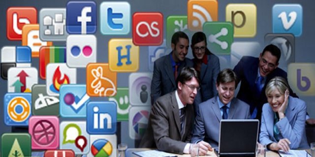 آیا کارمندان در سر کار باید اجازه داشته باشند از شبکههای اجتماعی استفاده کنند؟