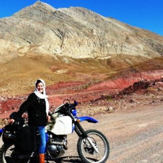 زن انگلیسی که دو ماه ایران را با موتور گشت