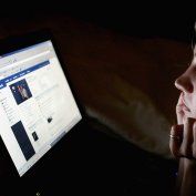 آزمایش مخفی و سری فیس‌بوک روی 700 هزار کاربر (مطلب)