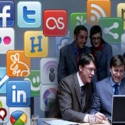 آیا کارمندان در سر کار باید اجازه داشته باشند از شبکه‌های اجتماعی استفاده کنند؟ (مطلب)