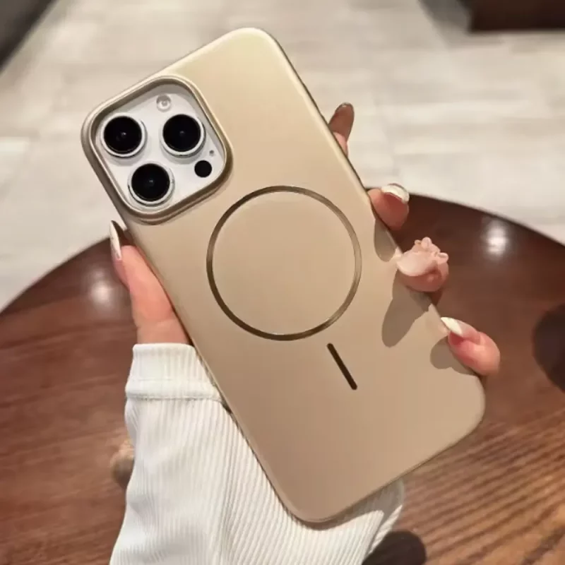 قاب متالیک MagSafe پشت سخت - رنگ طلایی