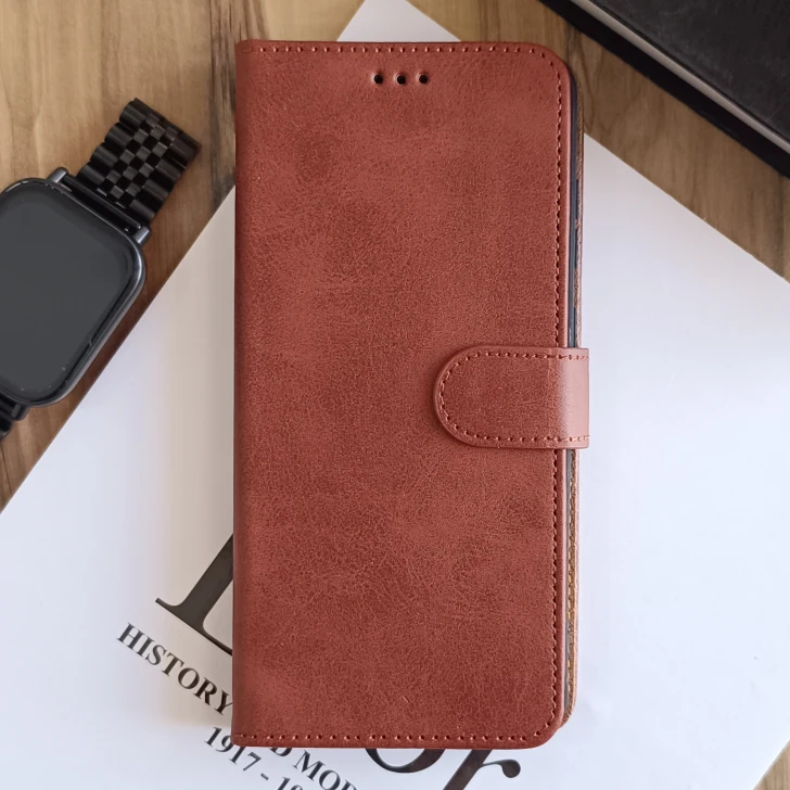 کیف چرمی موبایل مگنتی محافظ لنز دار  Samsung Galaxy S24 FE - قهوه ای