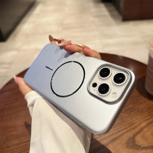 قاب متالیک MagSafe پشت سخت - رنگ نقره ای