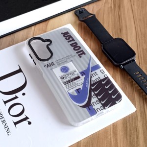 قاب هولوگرامی Samsung Galaxy A26 / A17 طرح نایک با فریم مات، ضد خش و ضد ضربه