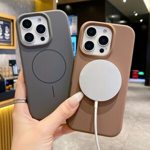 قاب سیلیکونی پاک کنی اورجینال درجه یک MagSafe مدل Apple iPhone 17 Pro Max - نسکافه ای (پک دار)