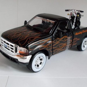 ماکت ماشین مایستو هارلی مدل Ford F350