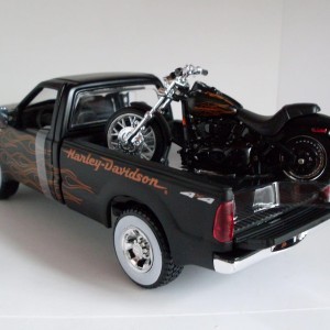ماکت ماشین مایستو هارلی مدل Ford F350