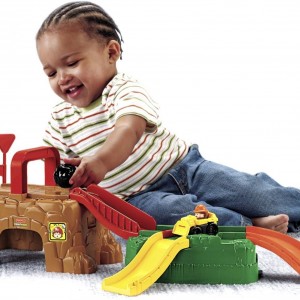 پارکینگ فیشر پرایس مدل Little People Wheelies