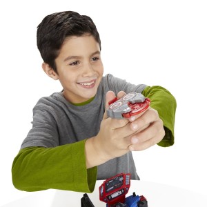 ست بازی اونجرز شامل هالک باستر و کاپیتان آمریکا