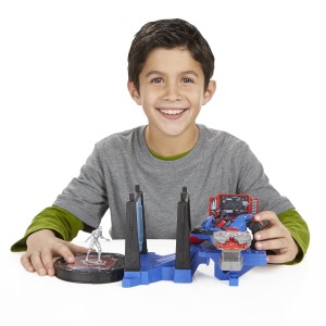 ست بازی اونجرز شامل هالک باستر و کاپیتان آمریکا