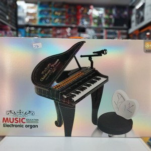 پیانو صندلی دار بزرگ