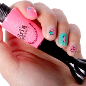 ست قلم طراحی ناخن و لاک کودک مدل Nail Art Pens 329 به همراه لاک‌خشک‌کن