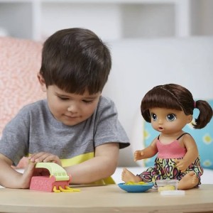 عروسک بیبی الایو baby alive با زبان فرانسوی