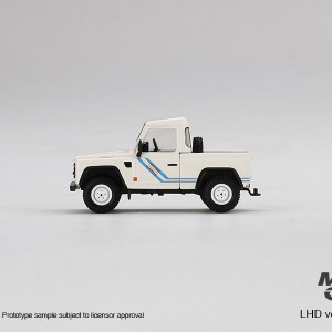 ماکت ۱:۶۴ لندروور دیفندر Land Rover Defender 90 Pickup White ,Mini GT