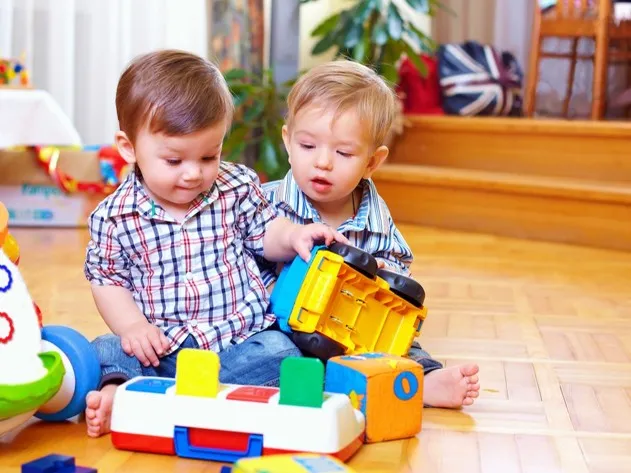 اسباب بازی نوزاد 6 ماهه